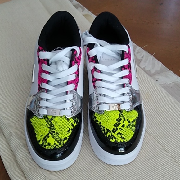 GBG GUESS  sneak print - Picture 4 of 9